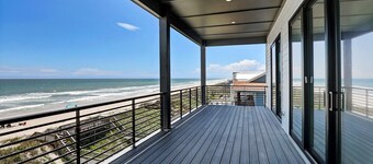 Topsail Sanctuary - Oceanfront new build with a pool and hot tub