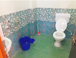 Deluxe Double Room | Bathroom - Hotel Amba Niwas Home Stay Uttarkashi (Uttarkashi)