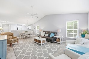 TV - TB 69C Fantastic Condo Close To Pool/Golf Short drive to Beach (Pawleys Island)
