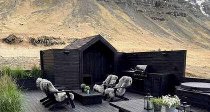 Waterfall Villa â Black Beach & Fjord Views