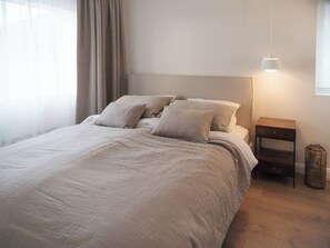 Room - Waterfall Villa – Black Beach & Fjord Views (Djúpivogur)