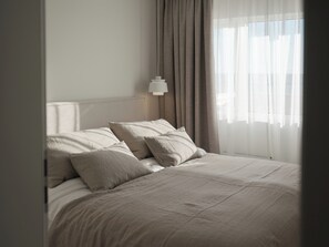 5 bedrooms, iron/ironing board, travel crib, free WiFi