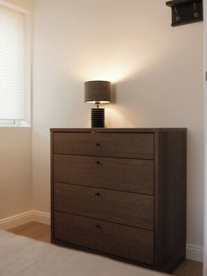 Interior - Waterfall Villa – Black Beach & Fjord Views (Djúpivogur)