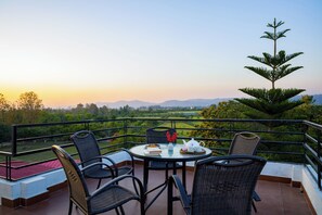 Outdoor dining - Alaya Stays Farm Naturelle Serene 3-BHK (Bhawanipur)