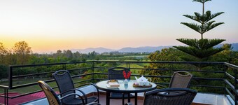 อลายา สเตย์ส ฟาร์ม แนชเชอเรล เซอรีน 3-BHK