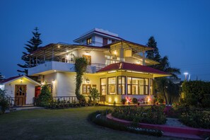 Exterior - Alaya Stays Farm Naturelle Serene 3-BHK (Bhawanipur)