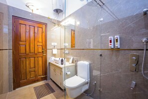 Deluxe Villa | Bathroom - Alaya Stays Farm Naturelle Serene 3-BHK (Bhawanipur)