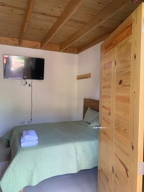 8 bedrooms, internet