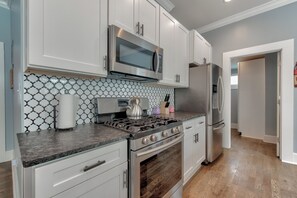 Private kitchen - 1920 Craftsman FIFA Welcome near MARTA and Stadium (Atlanta)