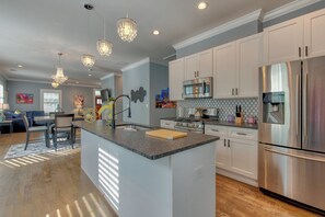 Private kitchen - 1920 Craftsman FIFA Welcome near MARTA and Stadium (Atlanta)