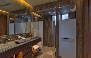 Familie suite, uitzicht op oceaan | Badkamer