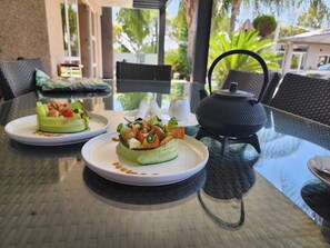 Outdoor dining - Cycad Palm Boutique Guesthouse (Gaborone)