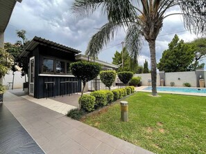 Pool - Cycad Palm Boutique Guesthouse (Gaborone)