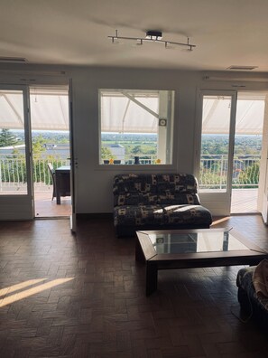 Living area - House with breathtaking views of Toulouse 3 bedrooms (Launaguet)