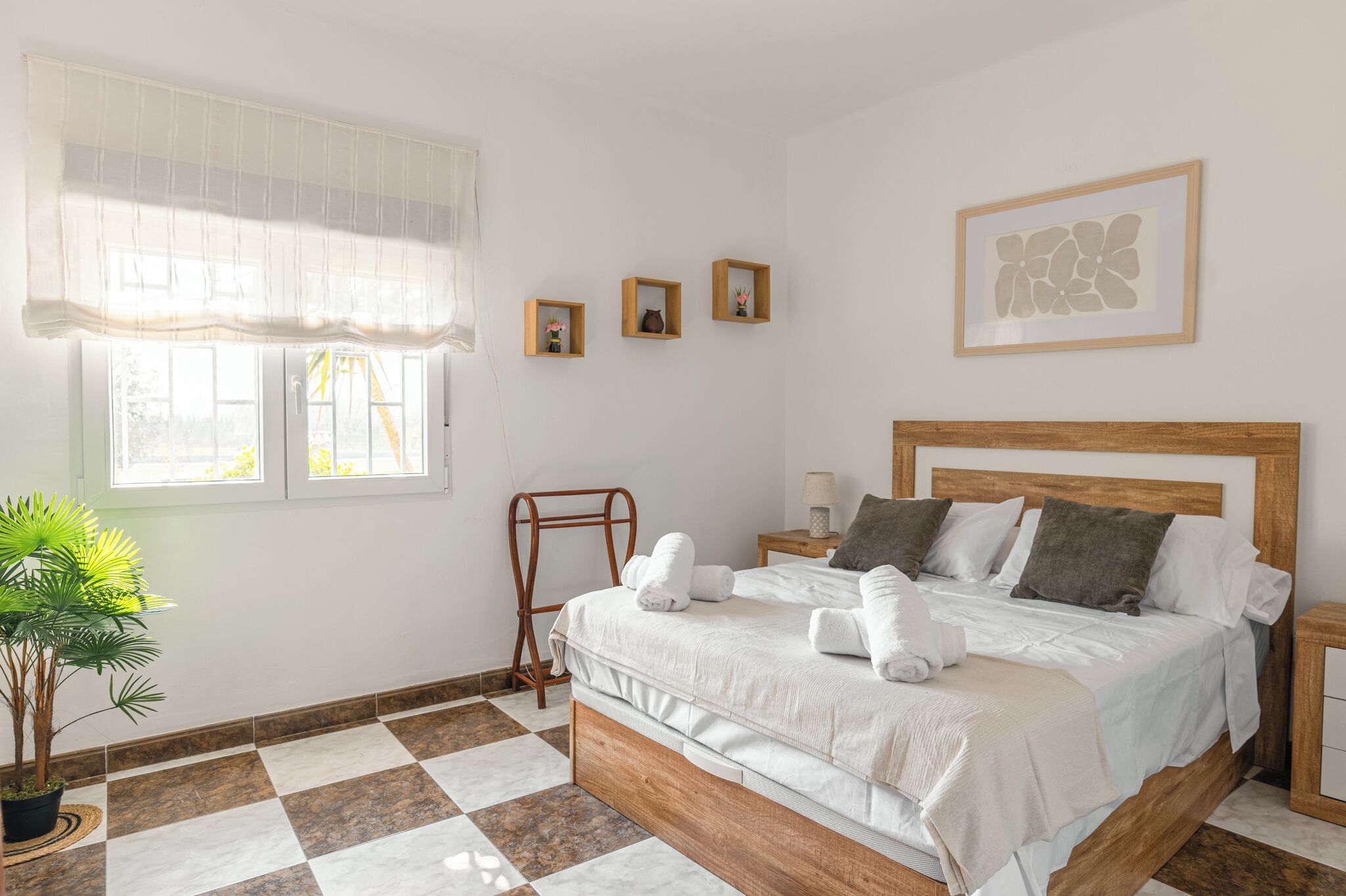 6 dormitorios, tabla de planchar con plancha, wifi gratis y ropa de cama