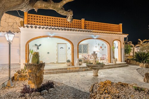 Finca el Placer: Private villa, swimming pool, BBQ, Chill out, ideal for groups and families.