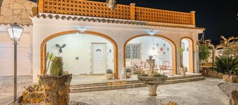 Finca el Placer: Private villa, swimming pool, BBQ, Chill out, ideal for groups and families.