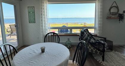 Family and Pet Friendly Ocean Front Beach Access Cottage in Tatamagouche