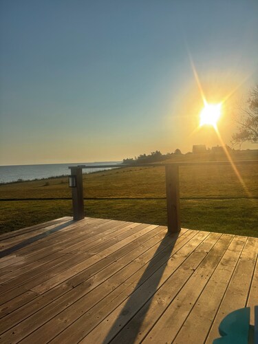 Family and Pet Friendly Ocean Front Beach Access Cottage in Tatamagouche