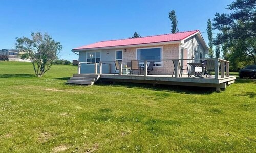 Family and Pet Friendly Ocean Front Beach Access Cottage in Tatamagouche