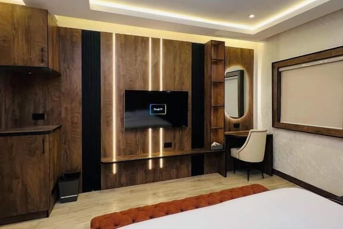 Family Apartment, Park View