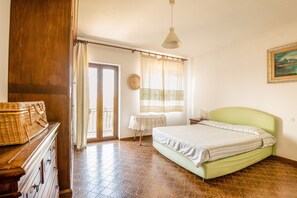 3 chambres, bureau, Wi-Fi, draps fournis