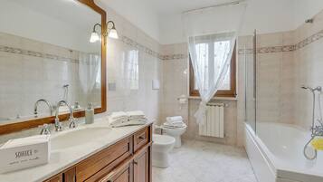 Family House, Multiple Bedrooms, 2 Bathrooms (House Tiziana Closeby Mare Argentario) | Bathroom | Separate bathtub and shower, hair dryer, bidet, towels