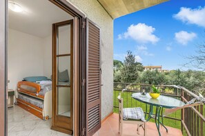 Family House, Multiple Bedrooms, 2 Bathrooms (House Tiziana Closeby Mare Argentario) | Property grounds - House Tiziana Closeby Mare Argentario (Manciano)