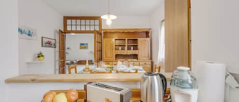 Family House, Multiple Bedrooms, 2 Bathrooms (House Tiziana Closeby Mare Argentario) | Dining