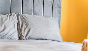 1 habitación, tabla de planchar con plancha, wifi y ropa de cama 