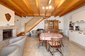 Dining - Ty bihan – 500 m from the beach (Plomodiern)
