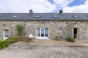 Exterior - Ty bihan – 500 m from the beach (Plomodiern)