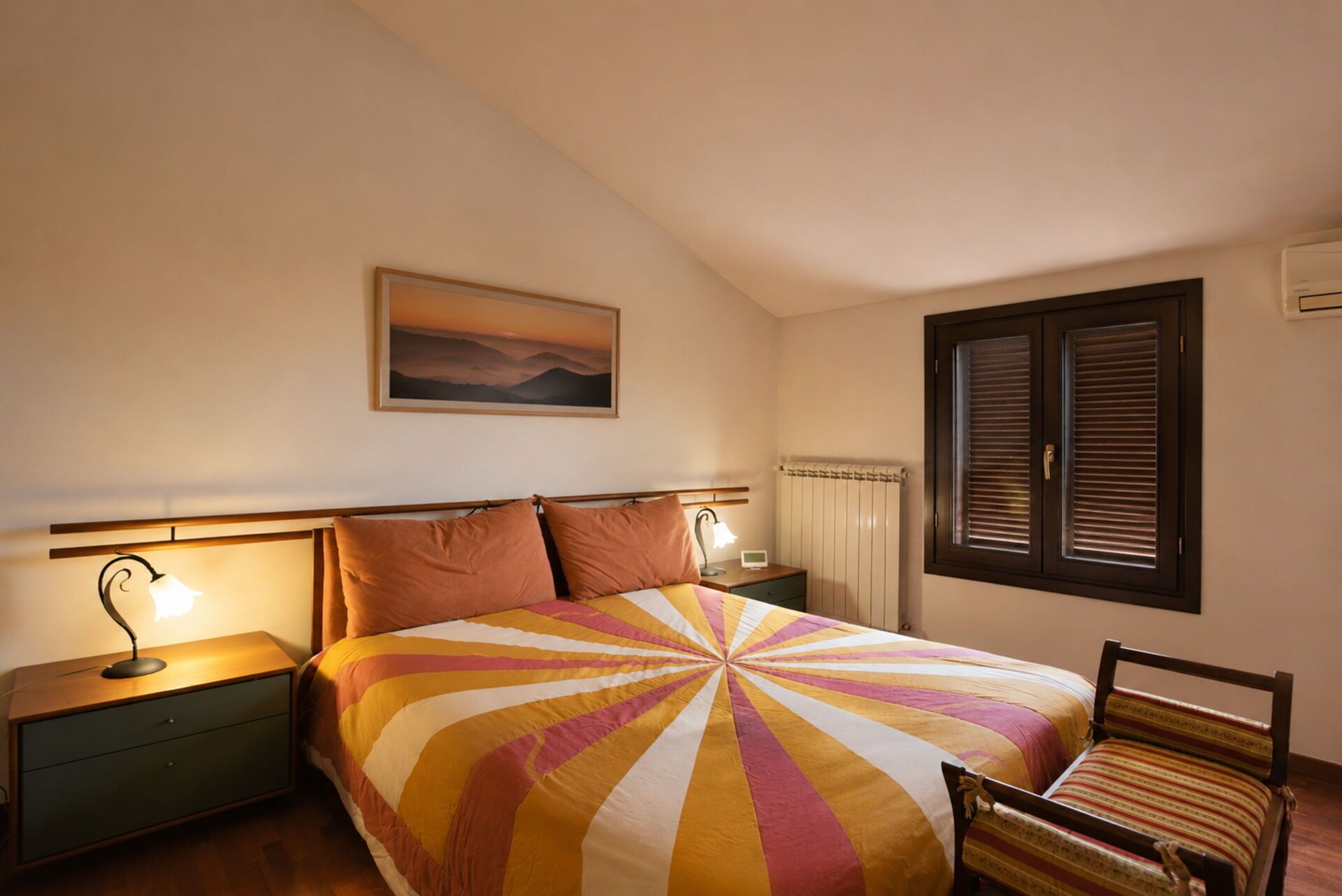3 bedrooms, iron/ironing board, travel crib, WiFi (free)