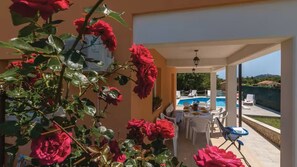 Outdoor dining - Villa Paola by Villas Guide (Vinež)