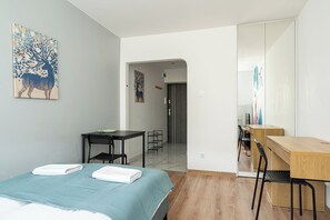Studio suite | Een strijkplank/strijkijzer, gratis wifi