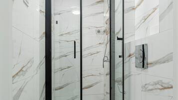 Studio Suite | Bathroom