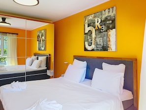 2 Schlafzimmer, Reisekinderbett, kostenloses WLAN