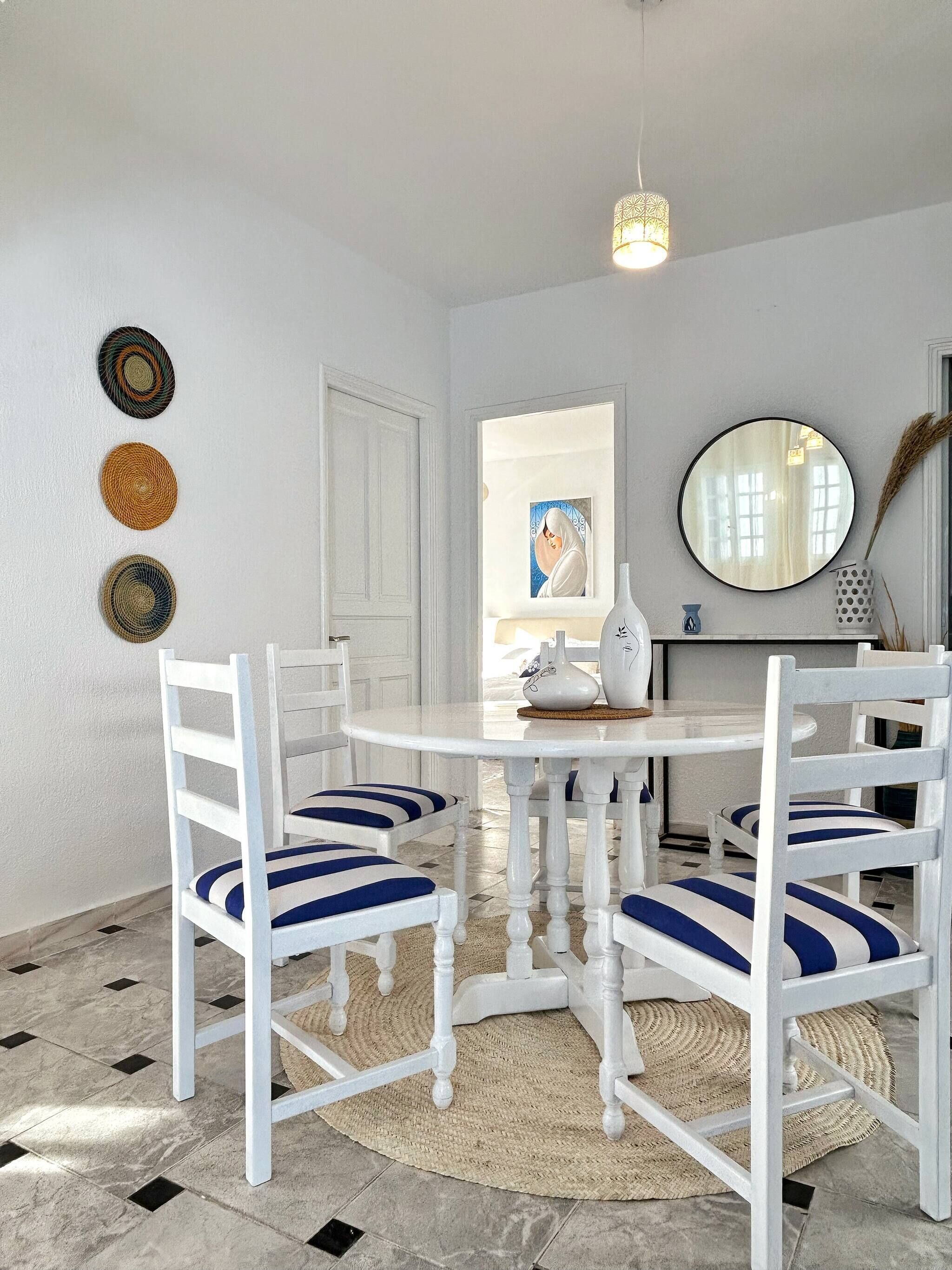 Apartamento, 3 quartos, sacada, vista para a cidade | Sala de jantar