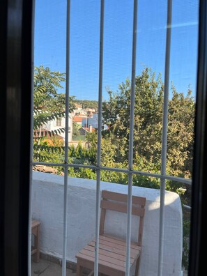 Triple Room, City View | Interior - Aynur Hanım'ın Konukevi (Ayvalık)