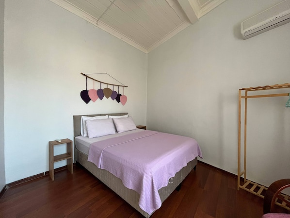 Quarto casal standard, vista para a cidade