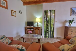 TV - Ty kreiz – 500 m from the beach (Plomodiern)