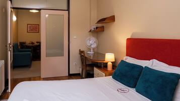 2 quartos, ferros/tábuas de passar roupa, Wi-Fi, roupa de cama