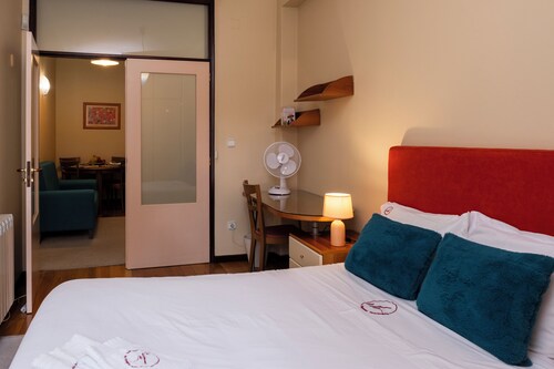 RH Charming Apartment São Victor