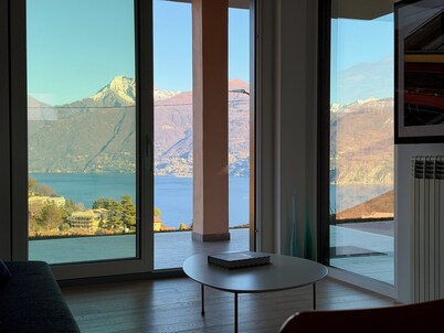 Panoramic villa on Lake Como with garden and terrace for families, excursions & pets