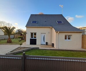 Exterior - Family home with spa, near granit rose (Ploubezre)