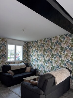 Interior - Family home with spa, near granit rose (Ploubezre)