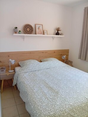 2 chambres, fer et planche Ă repasser, Wi-Fi gratuit, draps fournis