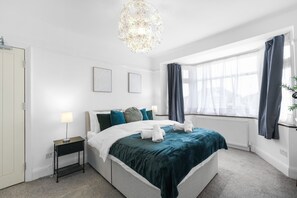Family House, Patio | Bed sheets - Spacious 4 Bed Semi-Detached Hse  (Stanmore)