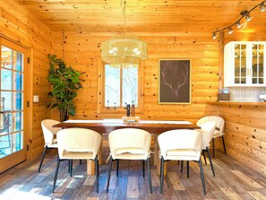 Dining - Luxury Log Cabin Retreat on 11 Acres - Hot tub, Pond, Hiking, Game Room (Mars Hill)