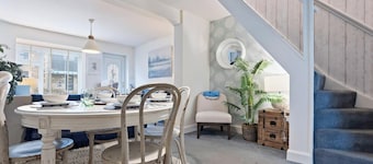 Seagull Cottage - with free parking!
